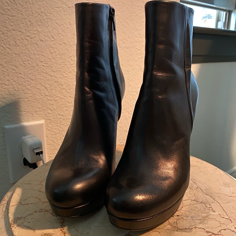 Barney’s NY platform short boot